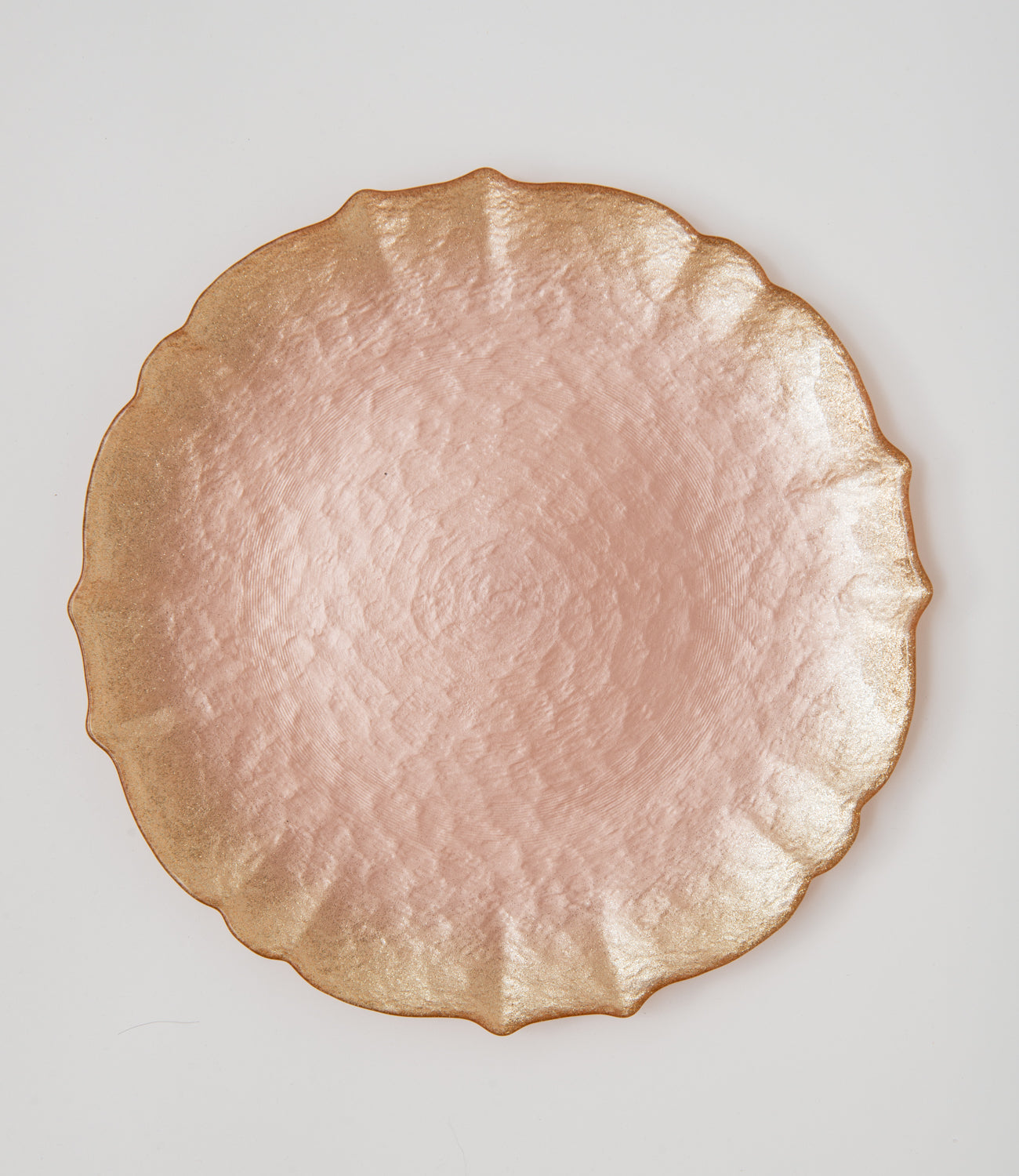 An understated pink foil texture speckle graces this dinner plate that straddles the classic and contemporary with ease.  Pair it with our gold dinner plate to really elevate a monochrome table setting.